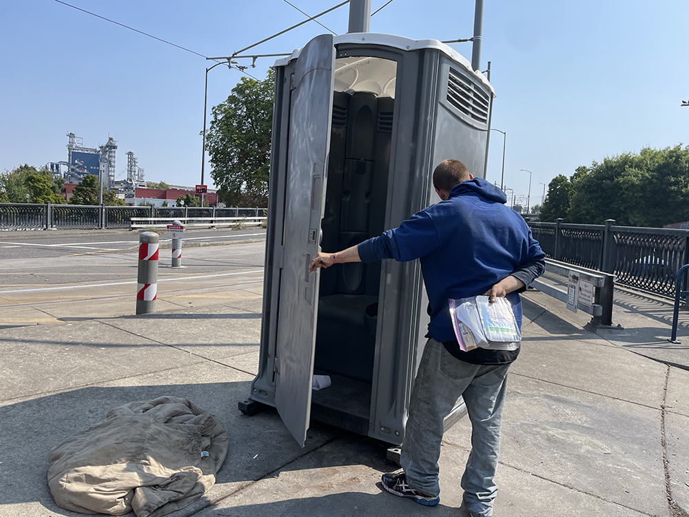 public bathrooms for houseless in portland