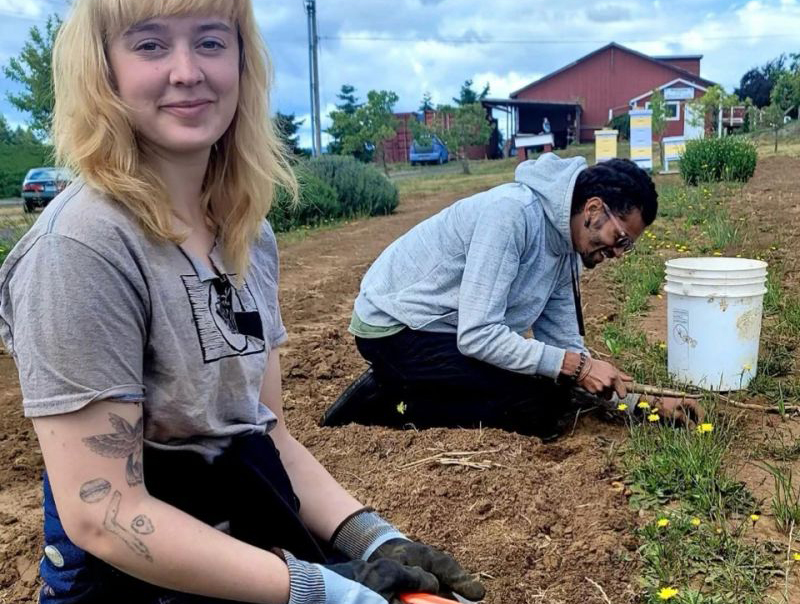 Volunteer in Portland Blanchet Farm